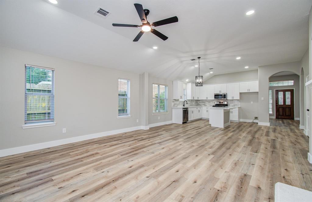 4506 Knights Court, Baytown, Texas image 16