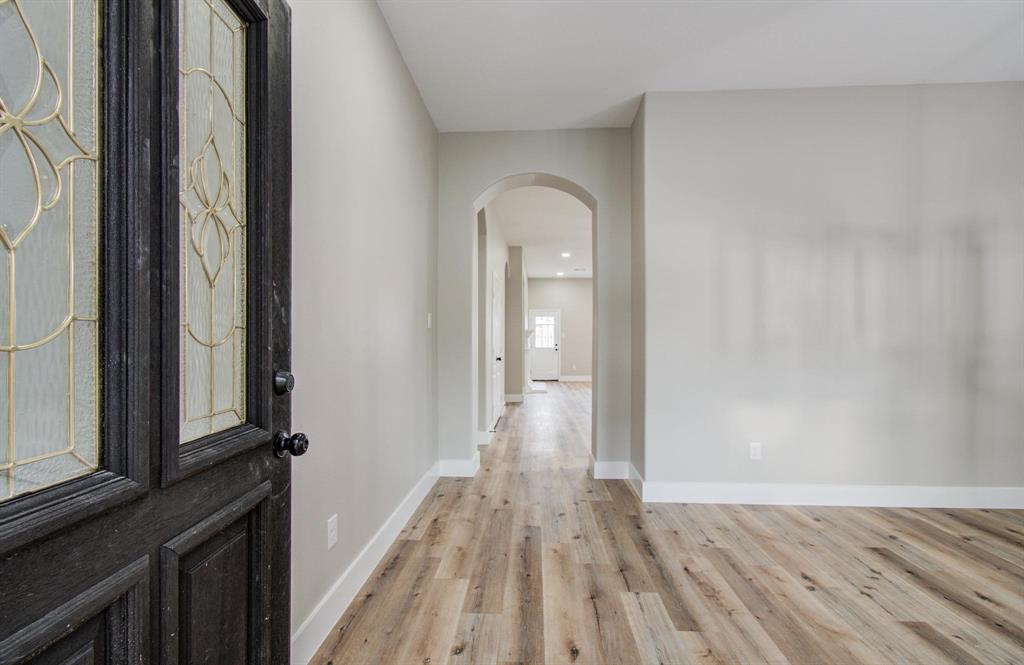 4506 Knights Court, Baytown, Texas image 2