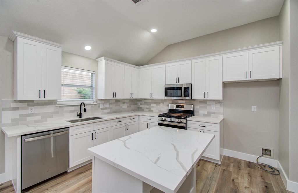 4506 Knights Court, Baytown, Texas image 13