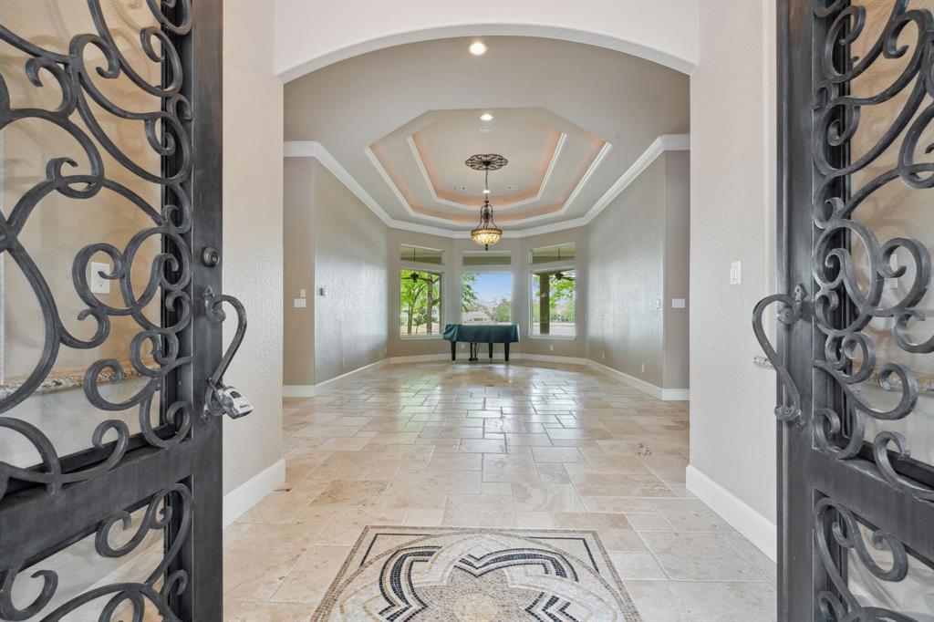 3230 W Benders Landing Boulevard, Spring, Texas image 8