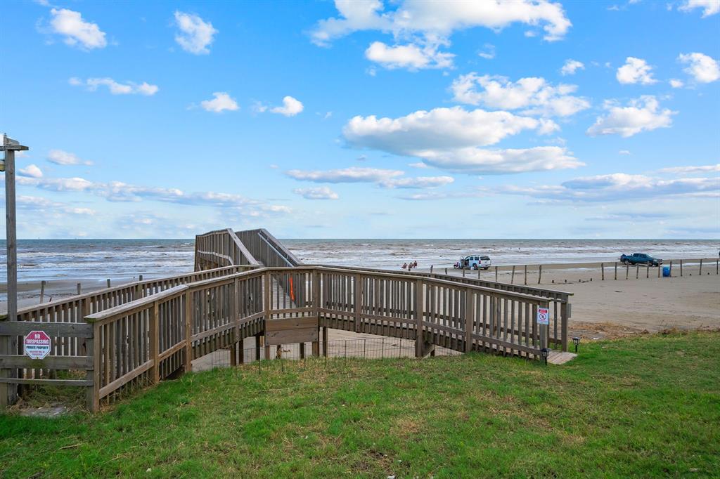 12035 Sand Dollar Beach Drive, Galveston, Texas image 6