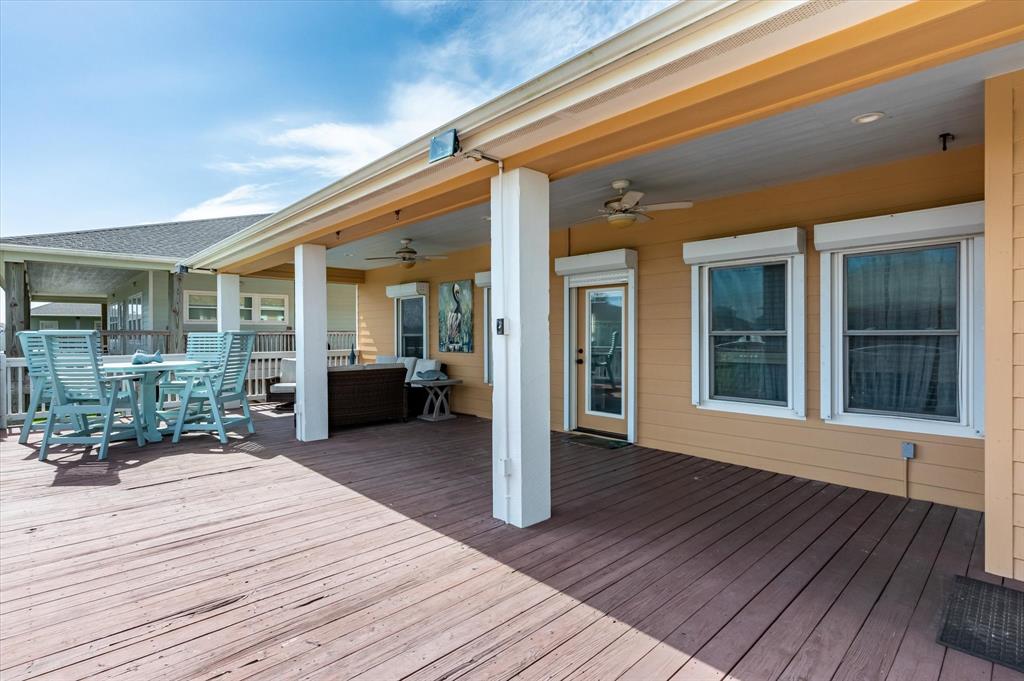 933 Raymond, Crystal Beach, Texas image 8