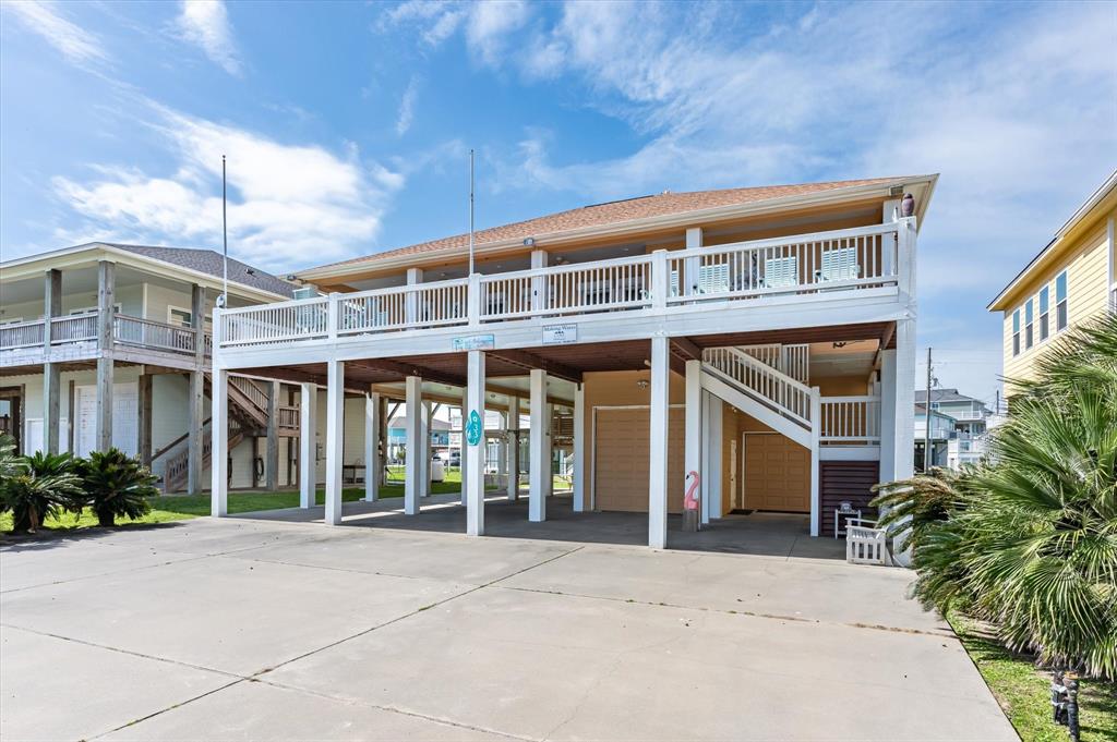 933 Raymond, Crystal Beach, Texas image 1