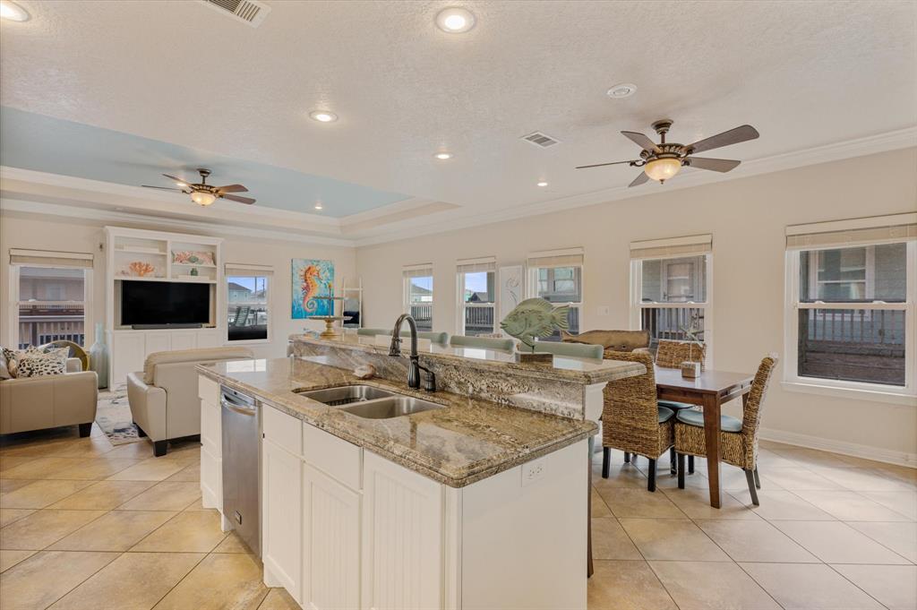 933 Raymond, Crystal Beach, Texas image 21