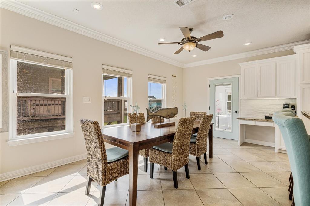 933 Raymond, Crystal Beach, Texas image 15