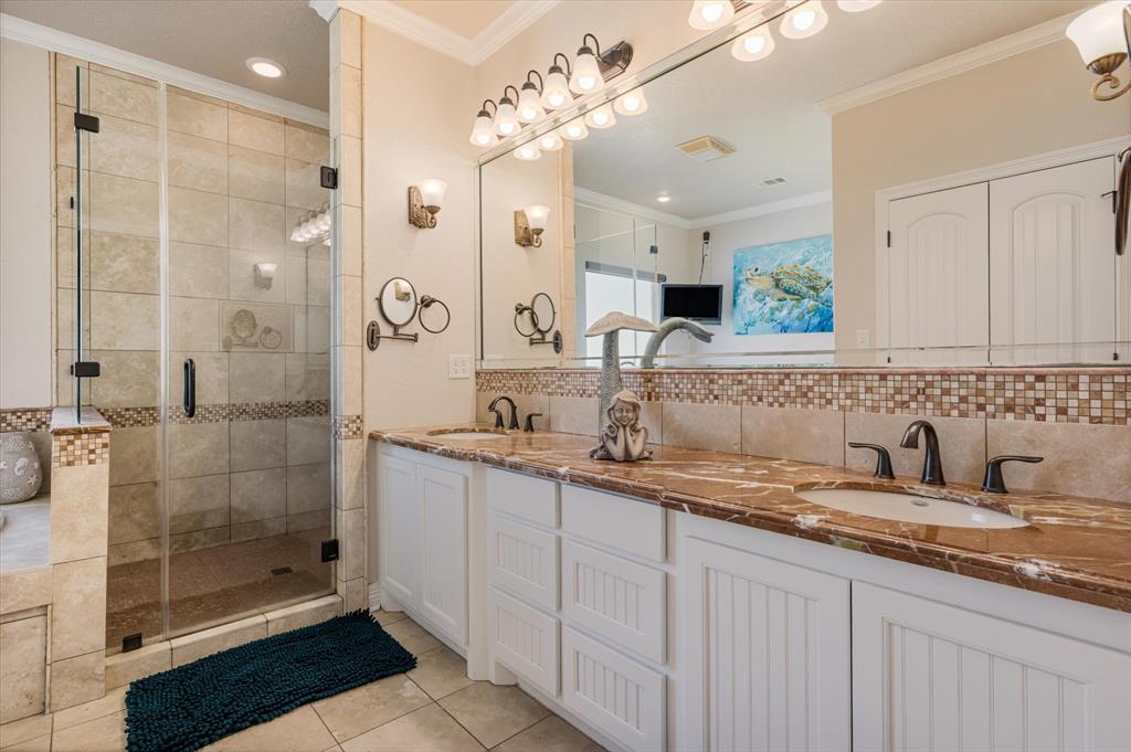 933 Raymond, Crystal Beach, Texas image 26