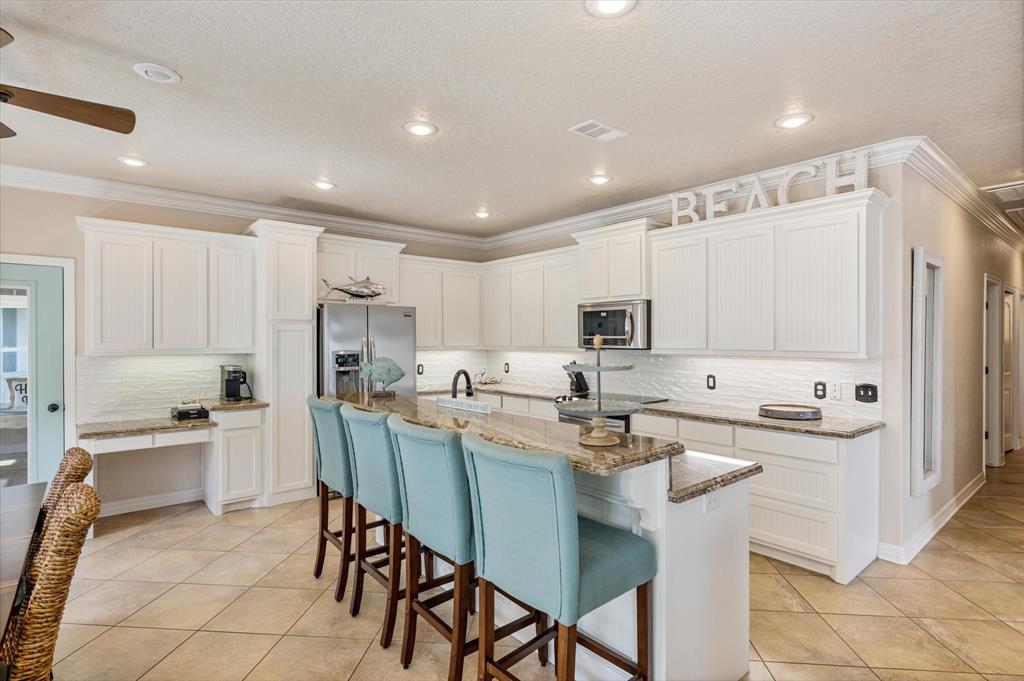 933 Raymond, Crystal Beach, Texas image 18