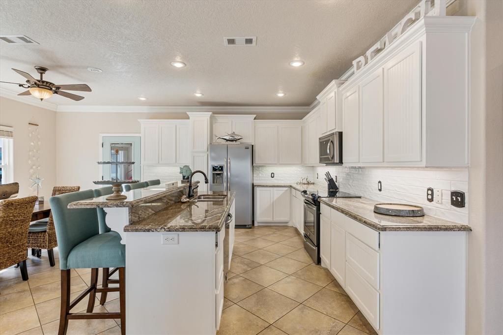 933 Raymond, Crystal Beach, Texas image 19