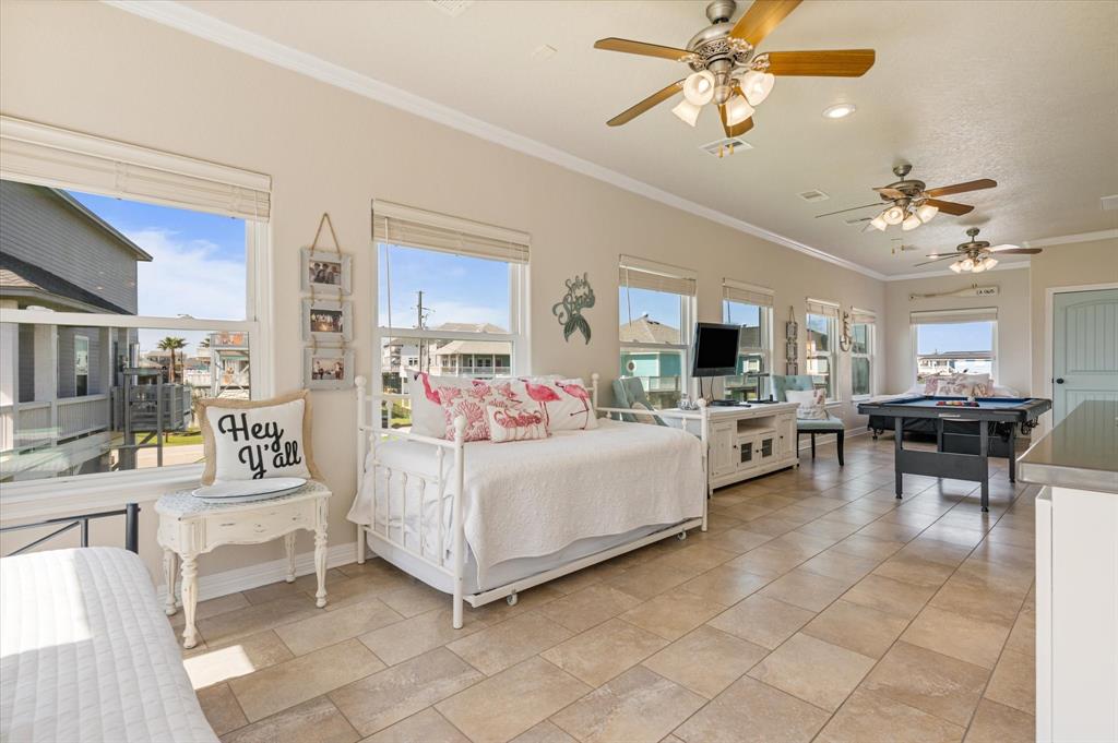 933 Raymond, Crystal Beach, Texas image 36