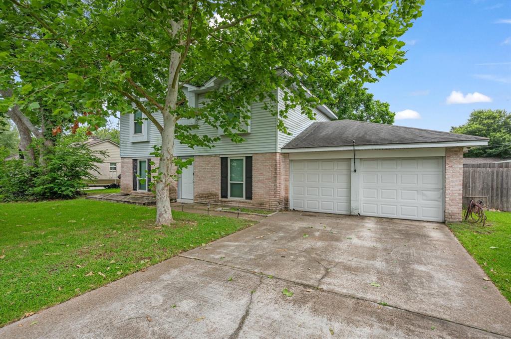 502 Mary Ann Drive, Friendswood, Texas image 2