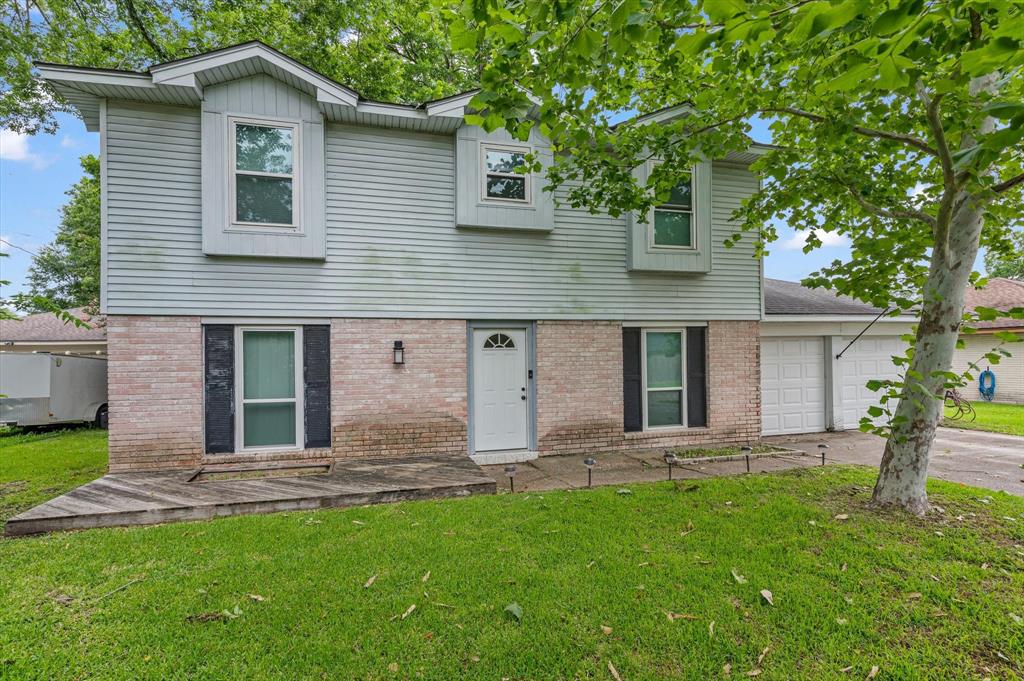 502 Mary Ann Drive, Friendswood, Texas image 1