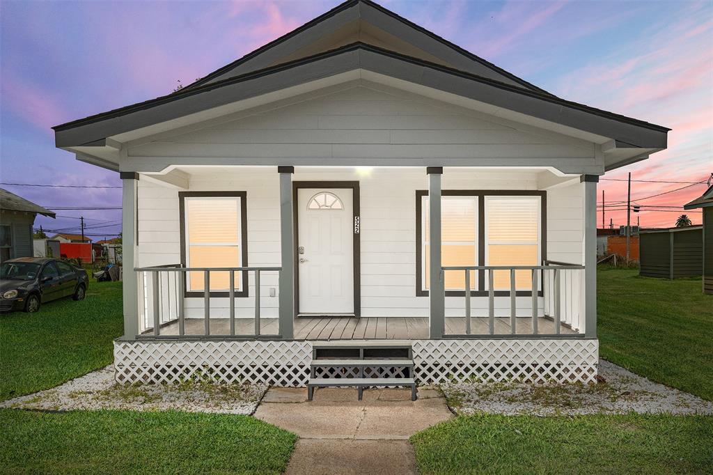 522 W Broad Street, Freeport, Texas image 1