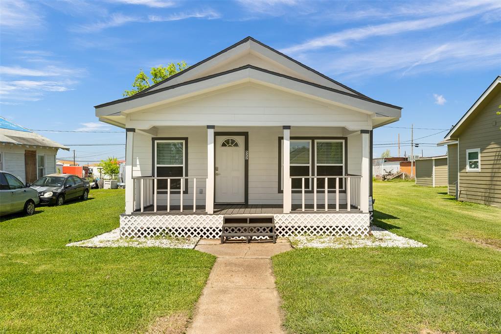 522 W Broad Street, Freeport, Texas image 2
