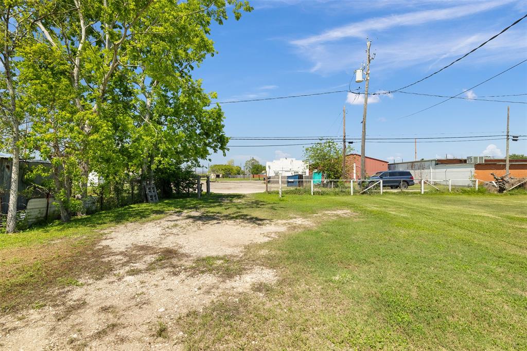 522 W Broad Street, Freeport, Texas image 25