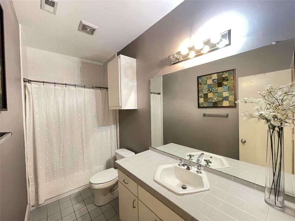 9822 Samantha Suzanne Court, Houston, Texas image 11