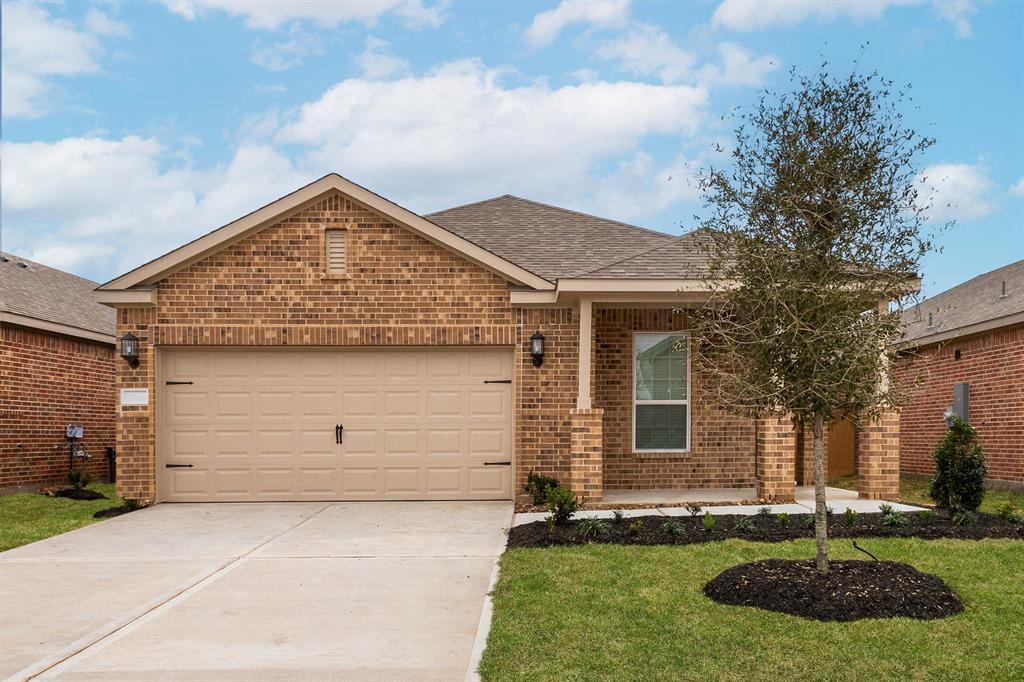 1111 Whispering Winds Drive, Beasley, Texas image 1