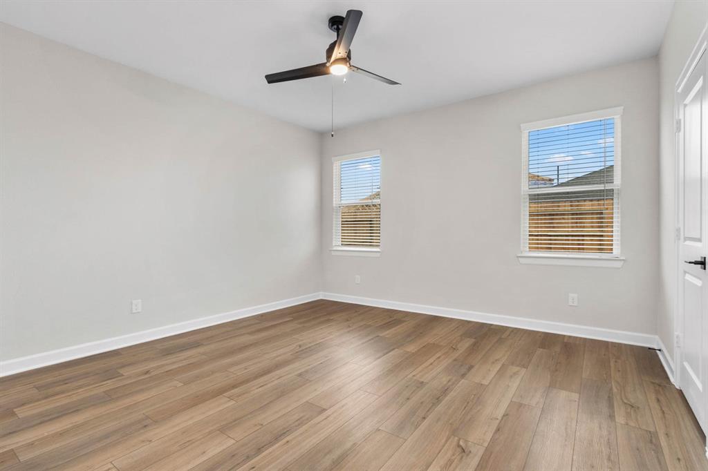 1111 Whispering Winds Drive, Beasley, Texas image 10
