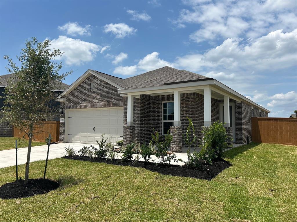 1111 Whispering Winds Drive, Beasley, Texas image 1
