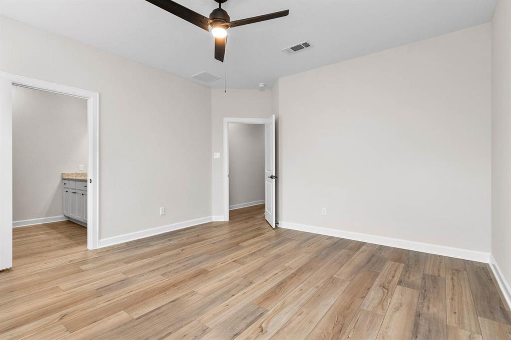 1111 Whispering Winds Drive, Beasley, Texas image 11