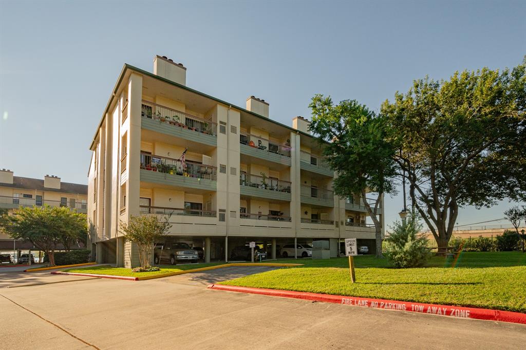 18809 Egret Bay Boulevard #223, Webster, Texas image 2