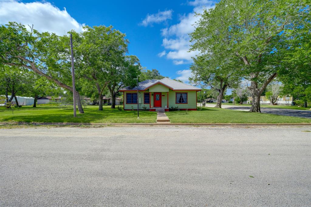 429 W 4th Street, Flatonia, Texas image 22