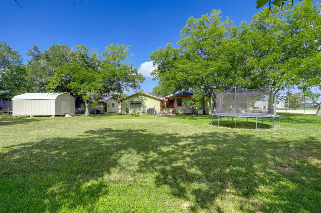 429 W 4th Street, Flatonia, Texas image 19