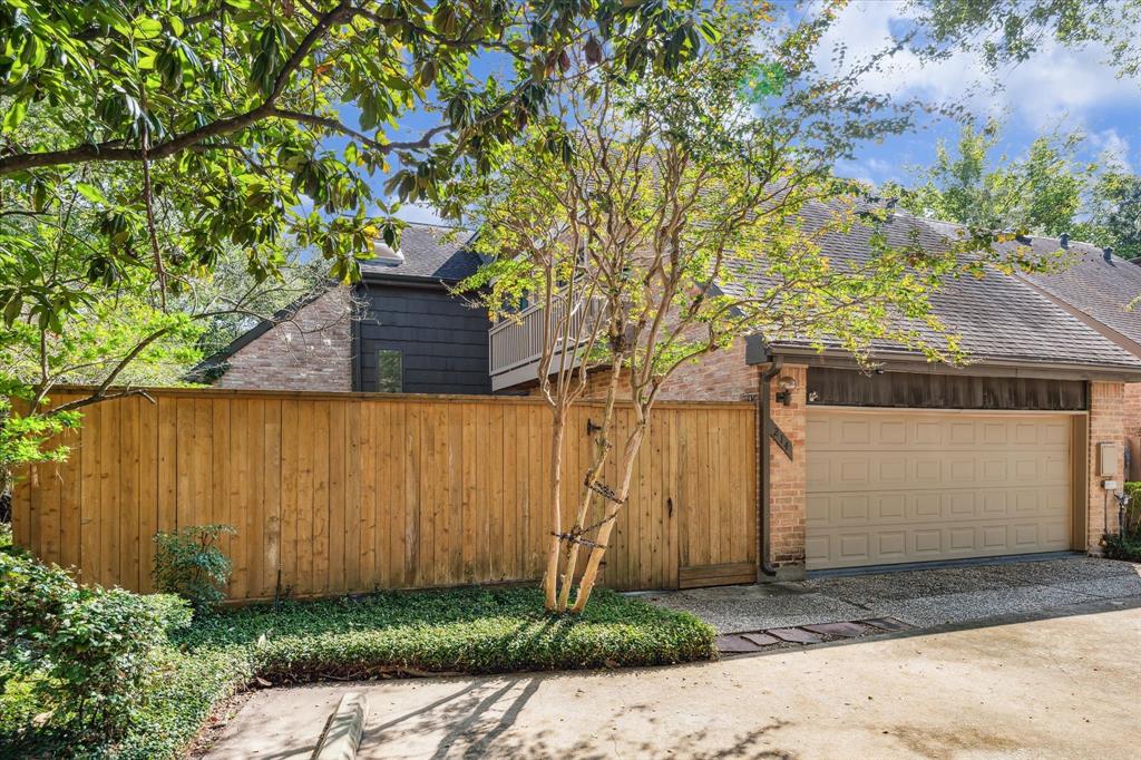 214 Sugarberry Circle, Houston, Texas image 22