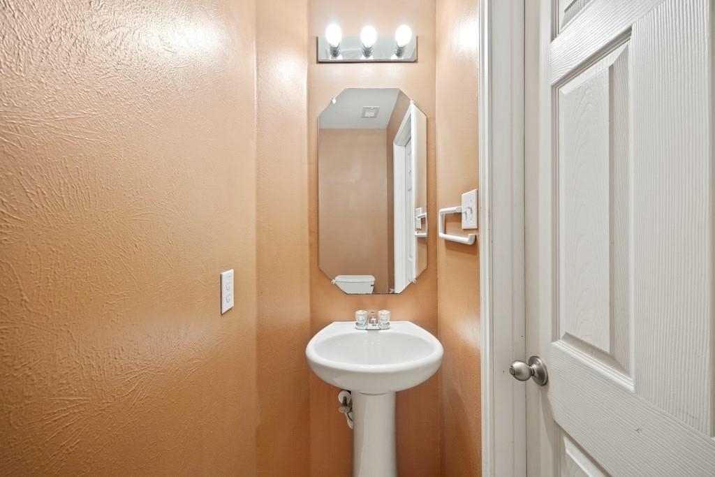 6818 Whitbourne Meadow Lane, Houston, Texas image 15