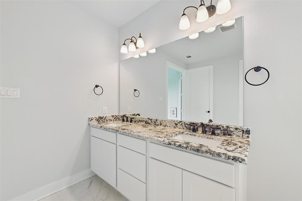 13614 Hartwell Bend Drive, Texas City, Texas image 25