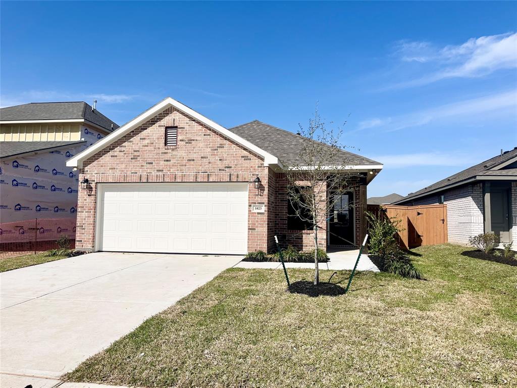 1023 Pecan Harvest Drive, Beasley, Texas image 1