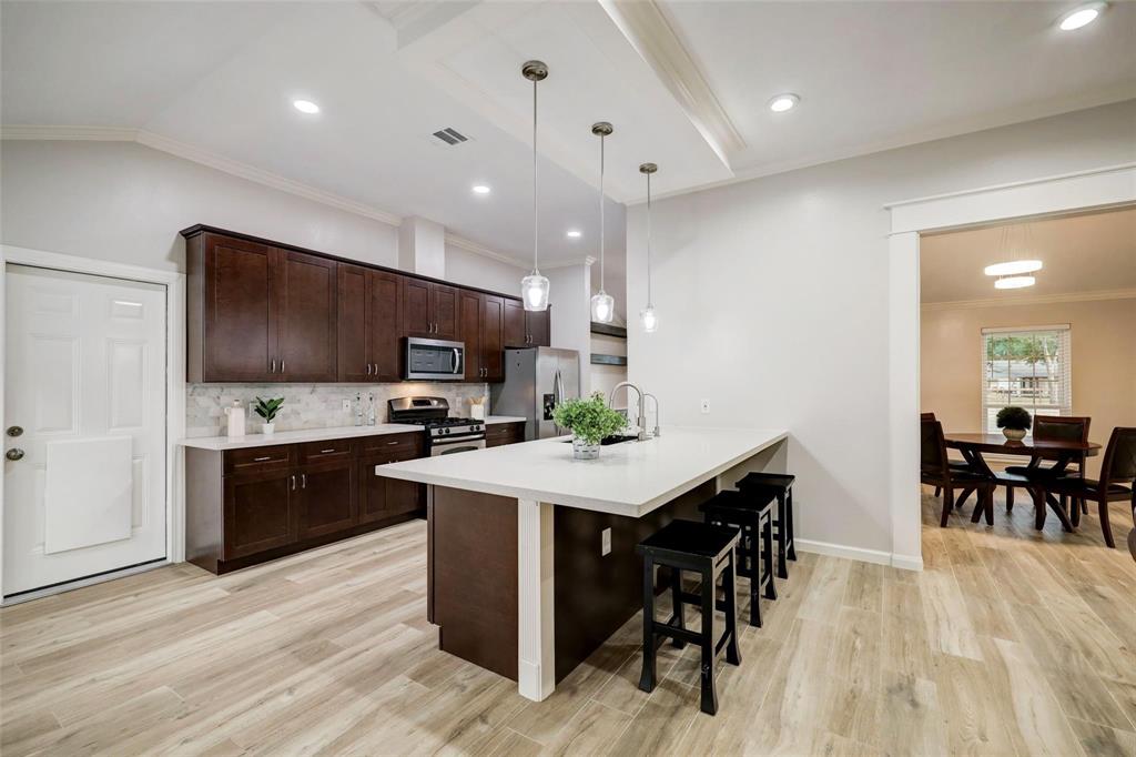 2015 Shadow Ln Lane, Richmond, Texas image 16