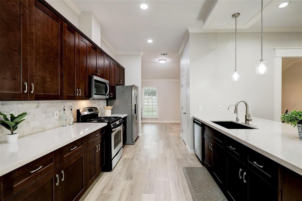 2015 Shadow Ln Lane, Richmond, Texas image 11