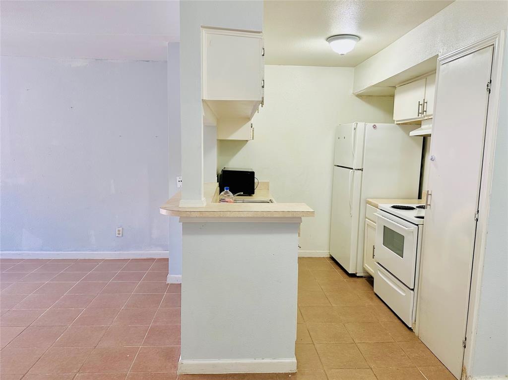 8901 S Braeswood Boulevard #208, Houston, Texas image 7