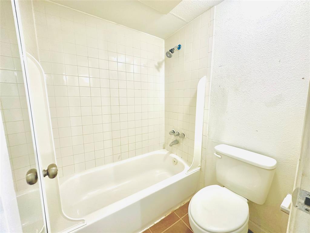 8901 S Braeswood Boulevard #208, Houston, Texas image 12
