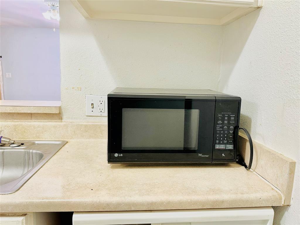 8901 S Braeswood Boulevard #208, Houston, Texas image 17