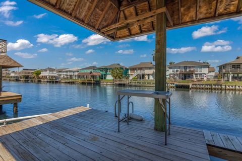 A home in Bayou Vista