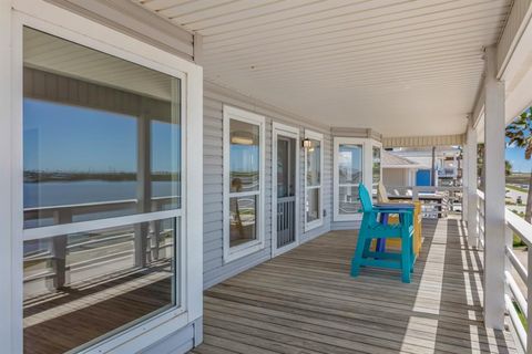 A home in Bayou Vista