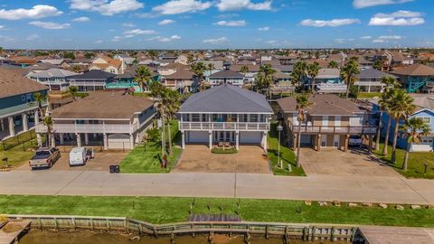 A home in Bayou Vista