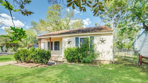 A home in Angleton