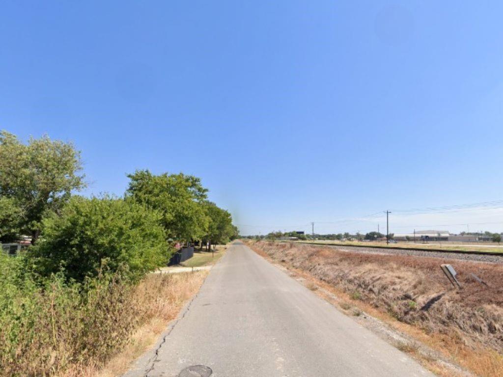 Railroad Street, Hearne, Texas image 3