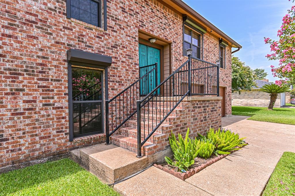 5513 Rock Springs Drive