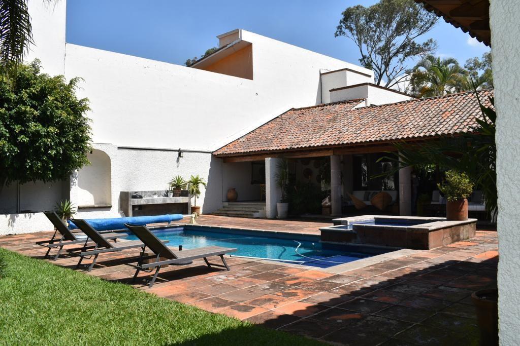 319 PRIVADA LENEROS