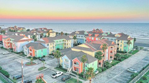 Condominium in Galveston TX 7000 Seawall Boulevard.jpg