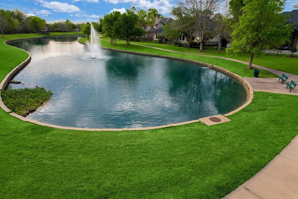 6806 Flowermound Drive, Sugar Land, Texas image 36