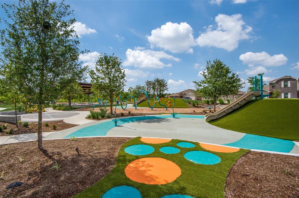 16912 Hazelnut Drive, Conroe, Texas image 25
