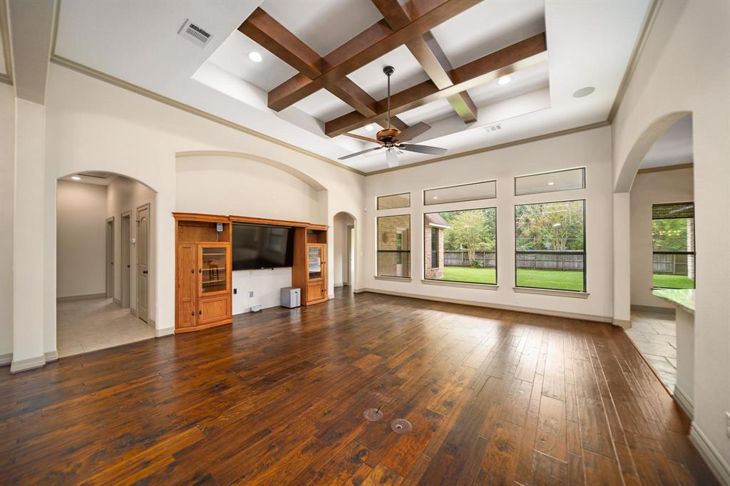 2414 Pebblebrook Circle, Conroe, Texas image 4