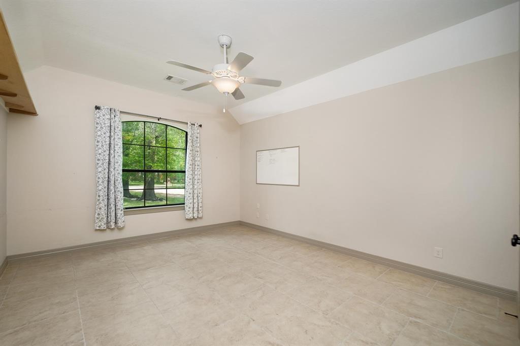 2414 Pebblebrook Circle, Conroe, Texas image 17