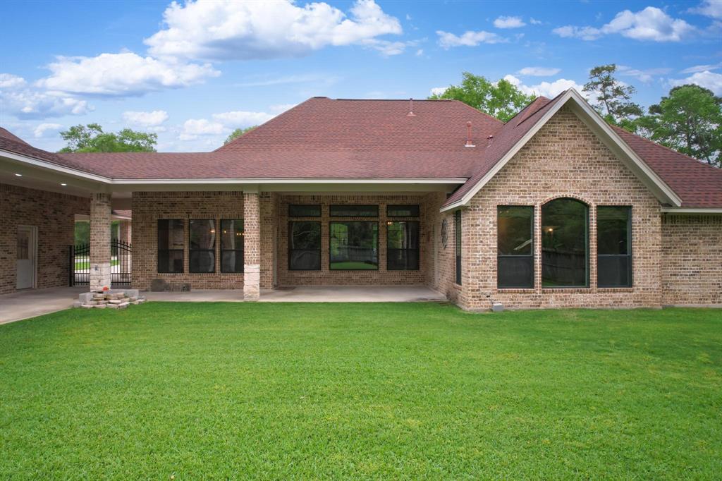 2414 Pebblebrook Circle, Conroe, Texas image 21