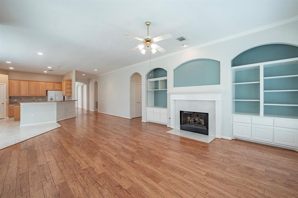 14 Devon Mill Place, The Woodlands, Texas image 12