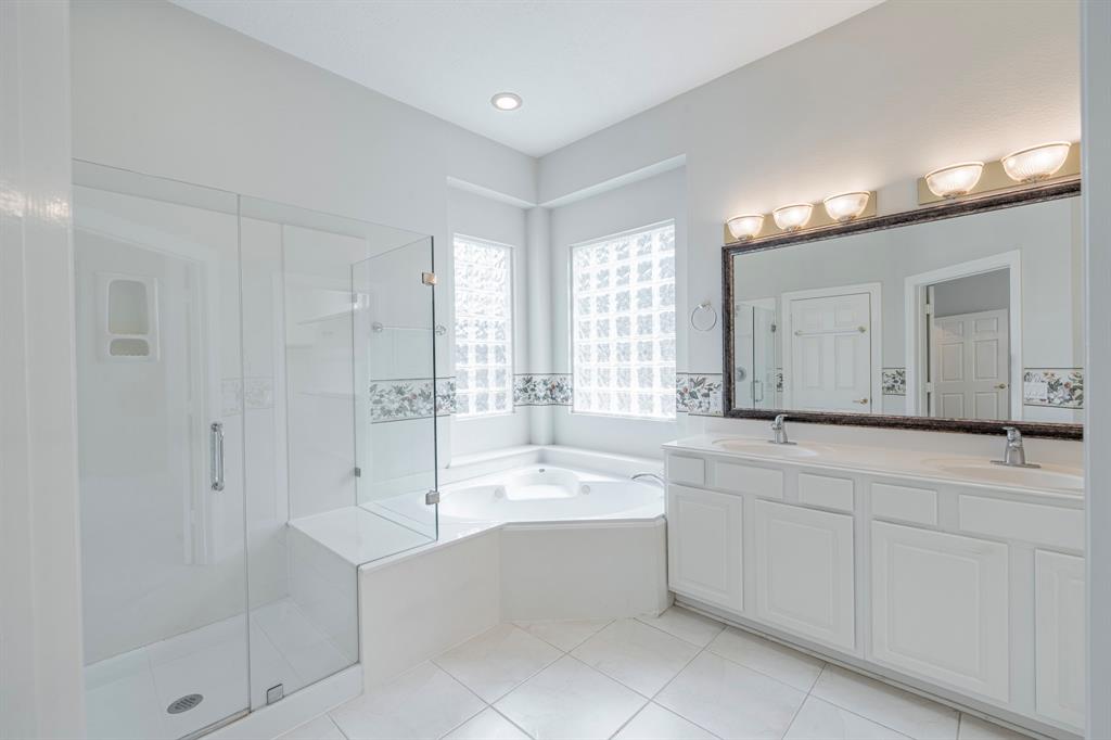 14 Devon Mill Place, The Woodlands, Texas image 24